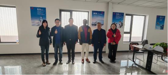 Tervetuloa intialaiset asiakkaat käymään tehtaallamme